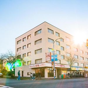 English Bay Hotel